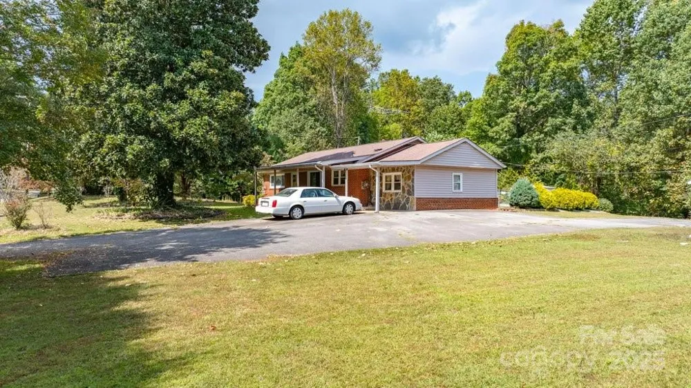 489 Ned Mcgimsey Road Nebo, NC 28761