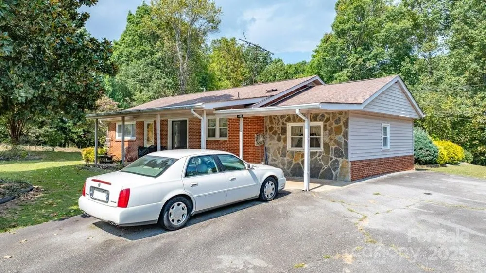 489 Ned Mcgimsey Road Nebo, NC 28761
