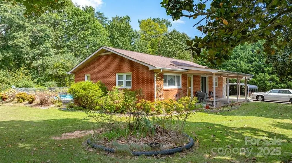 489 Ned Mcgimsey Road Nebo, NC 28761