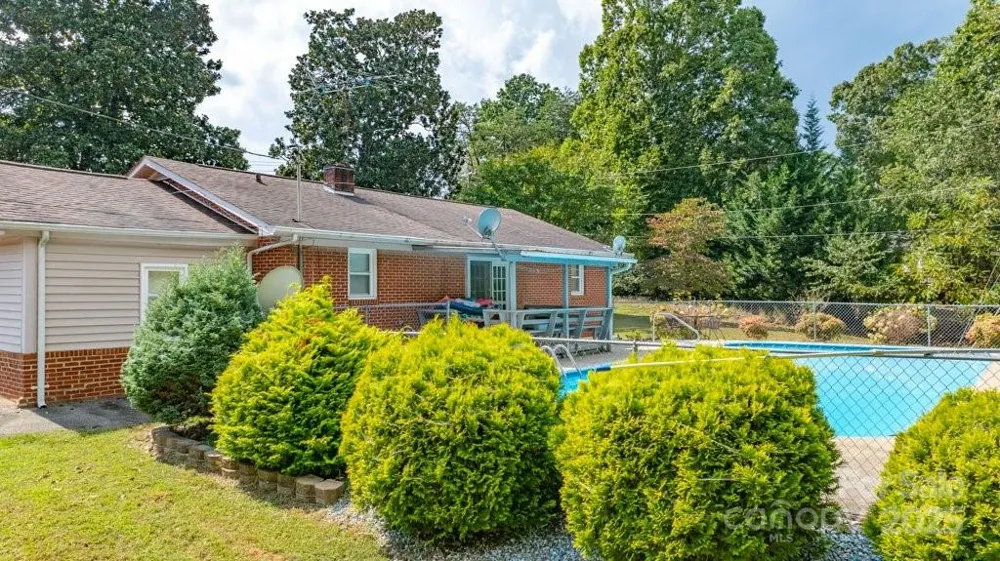 489 Ned Mcgimsey Road Nebo, NC 28761
