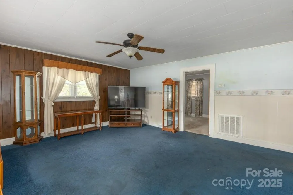 489 Ned Mcgimsey Road Nebo, NC 28761