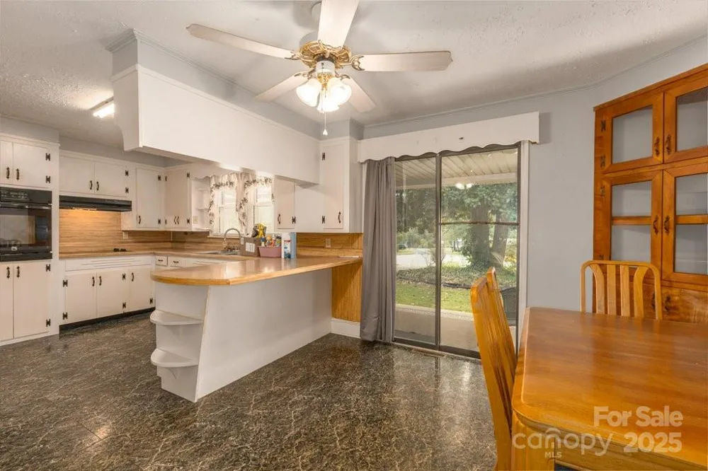 489 Ned Mcgimsey Road Nebo, NC 28761