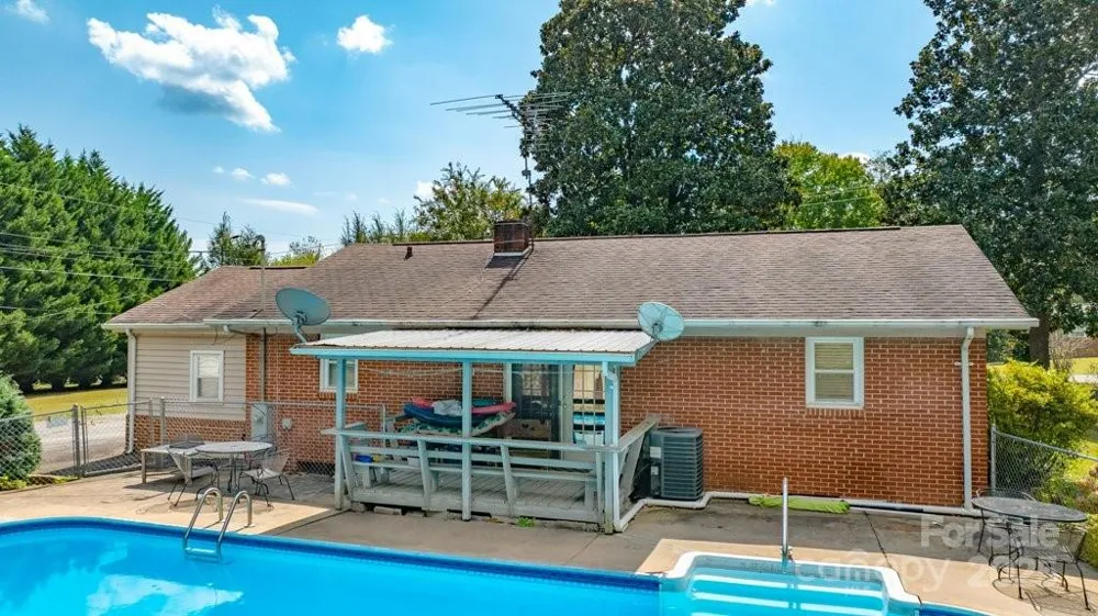489 Ned Mcgimsey Road Nebo, NC 28761