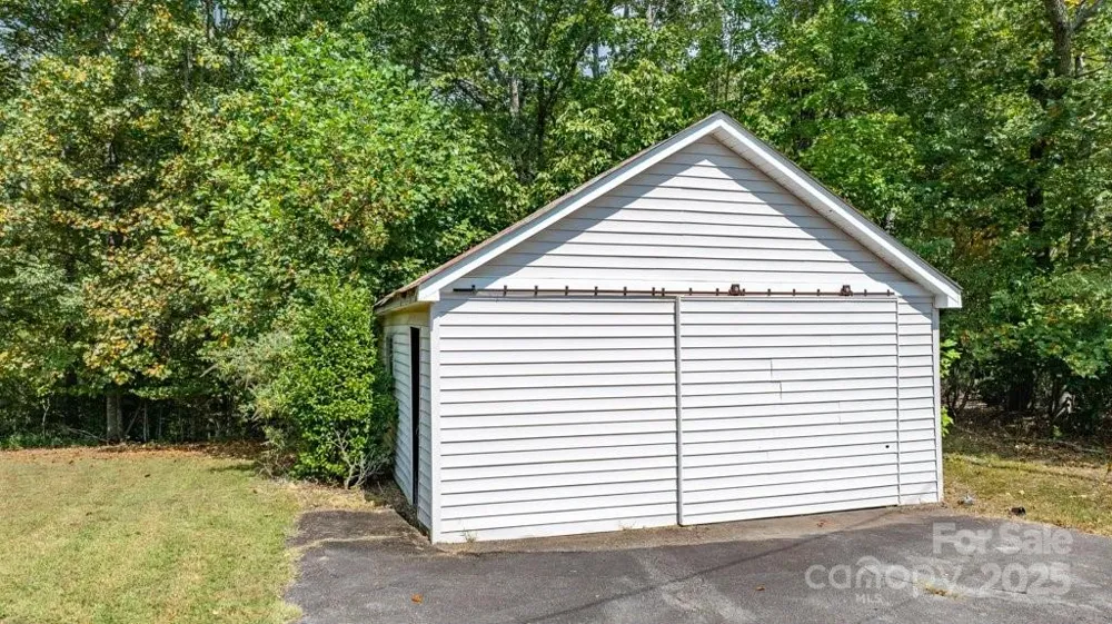 489 Ned Mcgimsey Road Nebo, NC 28761