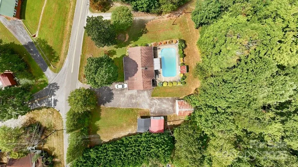 489 Ned Mcgimsey Road Nebo, NC 28761