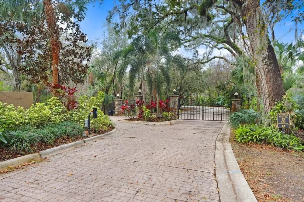 4872 RAMBLING RIVER ROAD Brandon, FL 33511