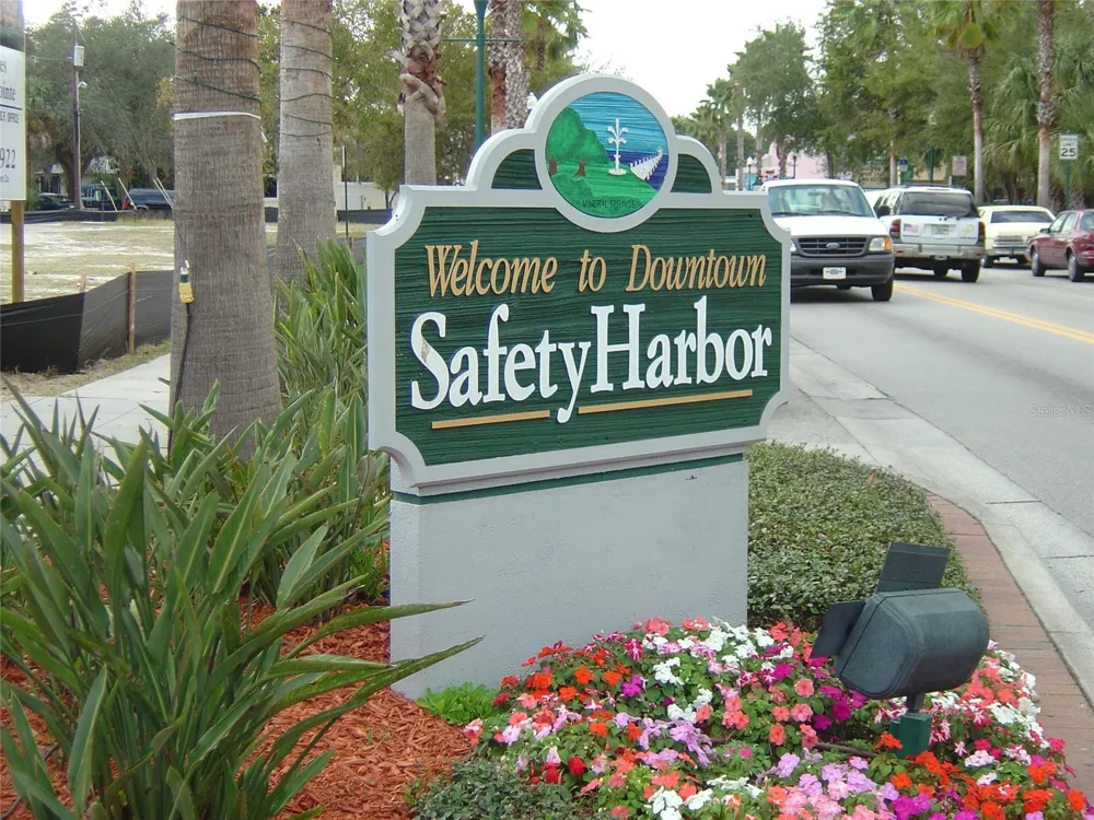 603 BALDWIN AVENUE #B Safety Harbor, FL 34695