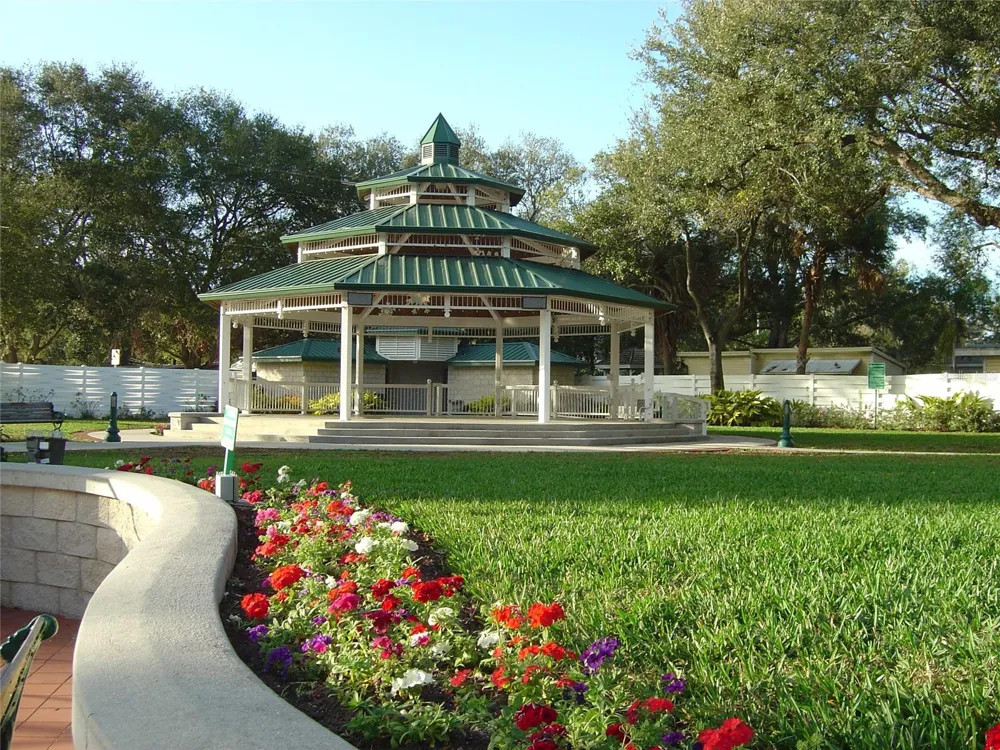 603 BALDWIN AVENUE #B Safety Harbor, FL 34695
