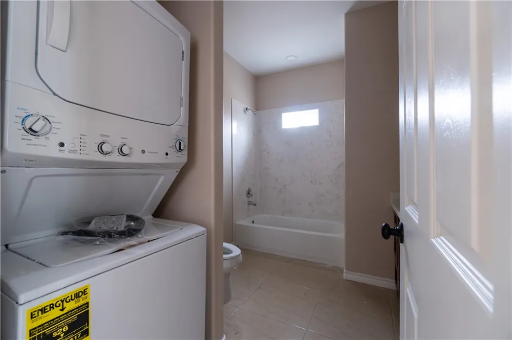 404 Dewey Avenue Alice, TX 78332