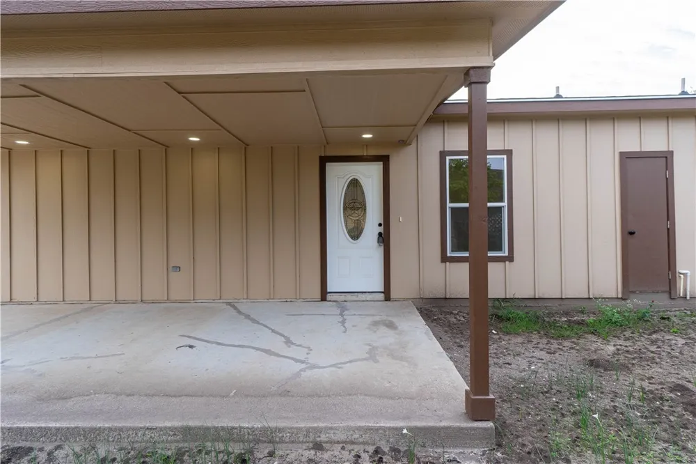 404 Dewey Avenue Alice, TX 78332