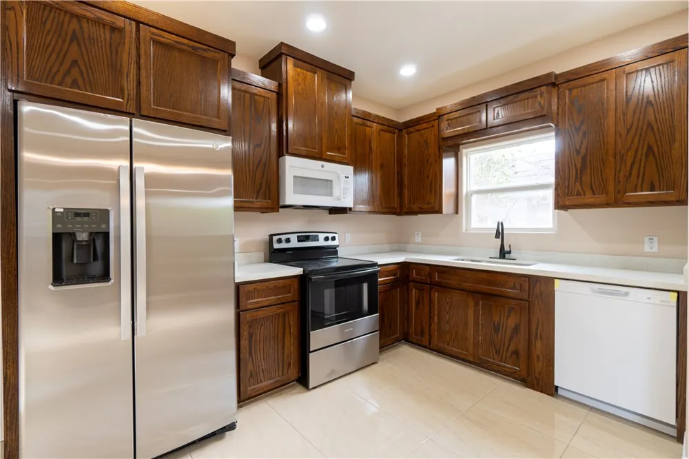 404 Dewey Avenue Alice, TX 78332
