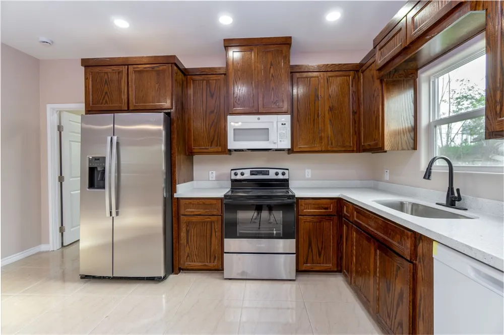 404 Dewey Avenue Alice, TX 78332