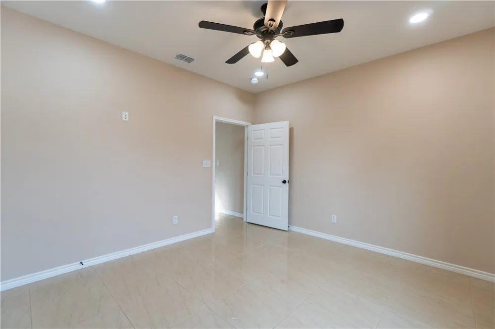 404 Dewey Avenue Alice, TX 78332