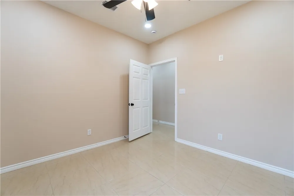 404 Dewey Avenue Alice, TX 78332