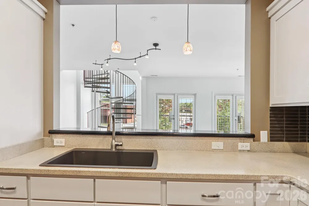 475 S Church Street #A Hendersonville, NC 28792