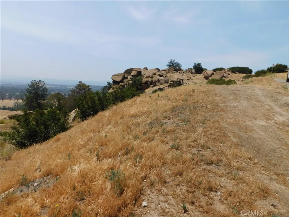 8744 AZUL DRIVE West Hills, CA 91304