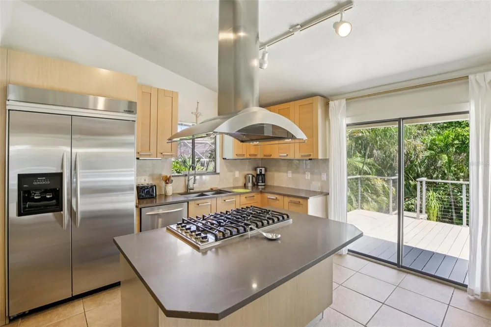 3390 BAYOU SOUND Longboat Key, FL 34228