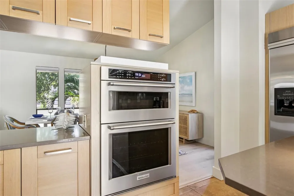 3390 BAYOU SOUND Longboat Key, FL 34228