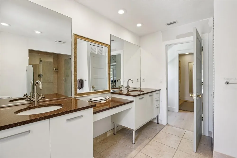 3390 BAYOU SOUND Longboat Key, FL 34228