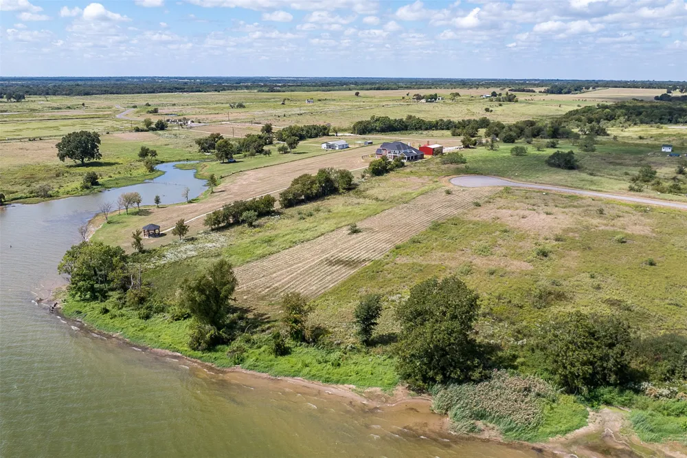 49 Stillwater Shores Road Eureka, TX 75109