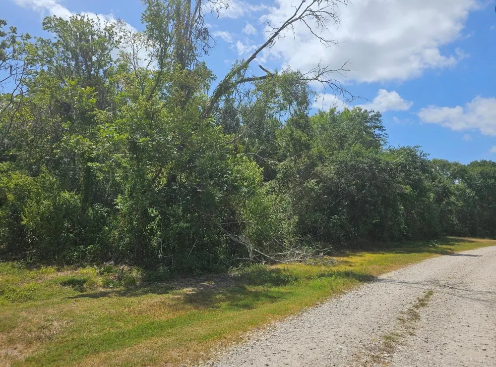 Cr-825e West Columbia, TX 77486