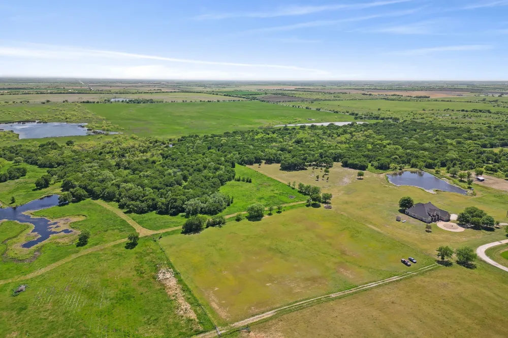 626 Scoggins Road Tioga, TX 76271