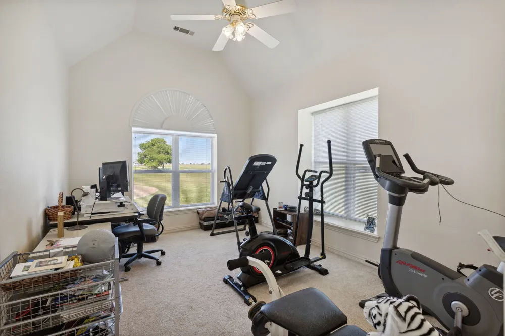 626 Scoggins Road Tioga, TX 76271