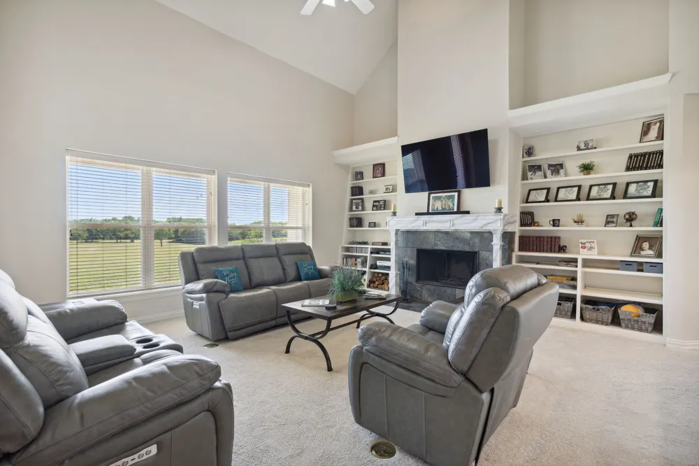 626 Scoggins Road Tioga, TX 76271