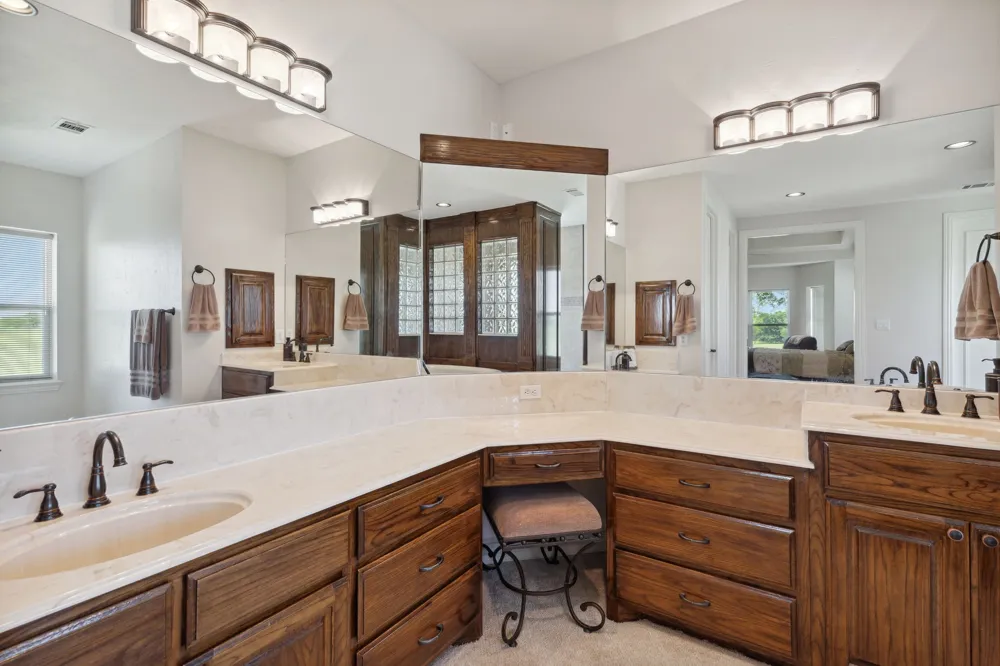 626 Scoggins Road Tioga, TX 76271