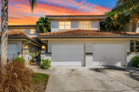 903 PINELLAS BAYWAY S #302