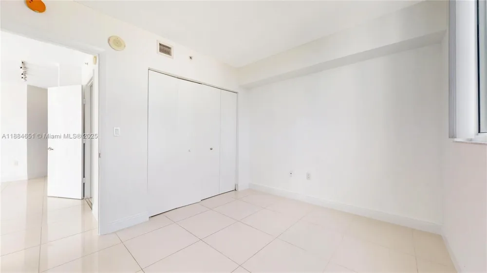 1871 NW S River Dr #1205 Miami, FL 33125