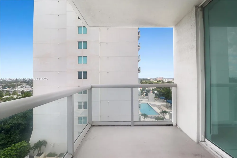 1871 NW S River Dr #1205 Miami, FL 33125