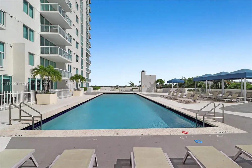 1871 NW S River Dr #1205 Miami, FL 33125