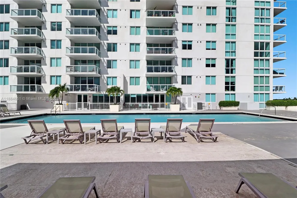 1871 NW S River Dr #1205 Miami, FL 33125