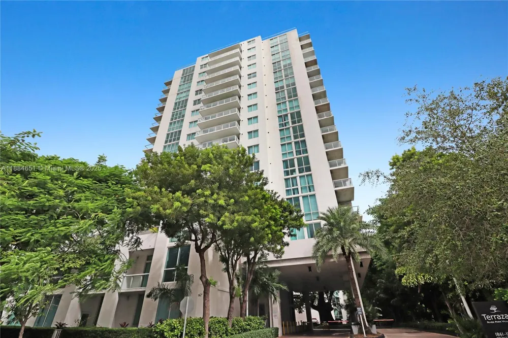 1871 NW S River Dr #1205 Miami, FL 33125