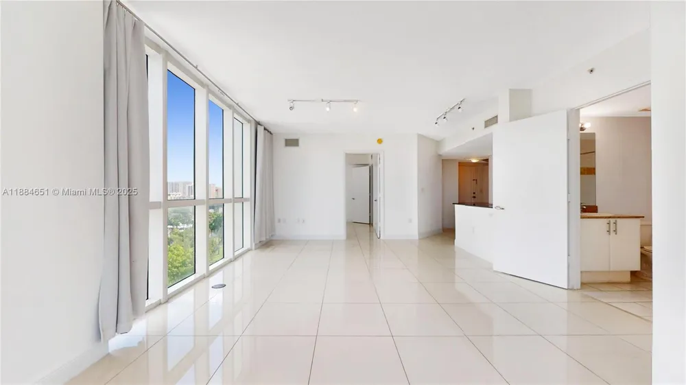1871 NW S River Dr #1205 Miami, FL 33125