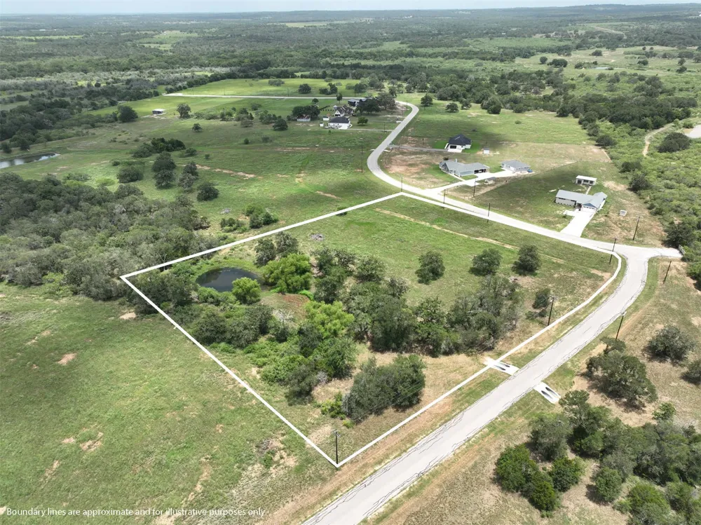 180 Sunny Day Dr Red Rock, TX 78662