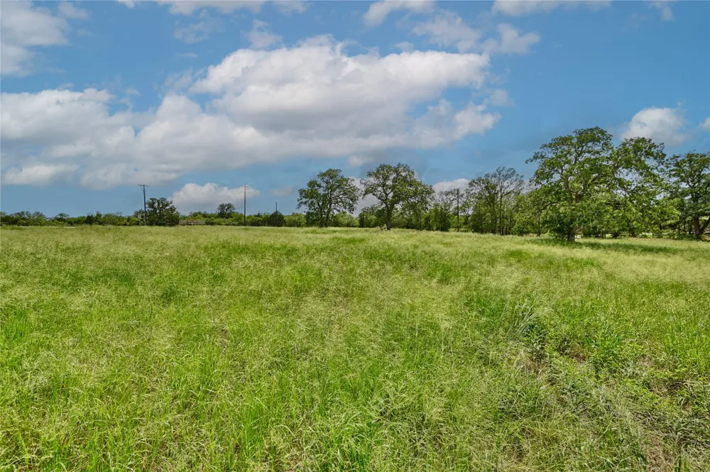 180 Sunny Day Dr Red Rock, TX 78662