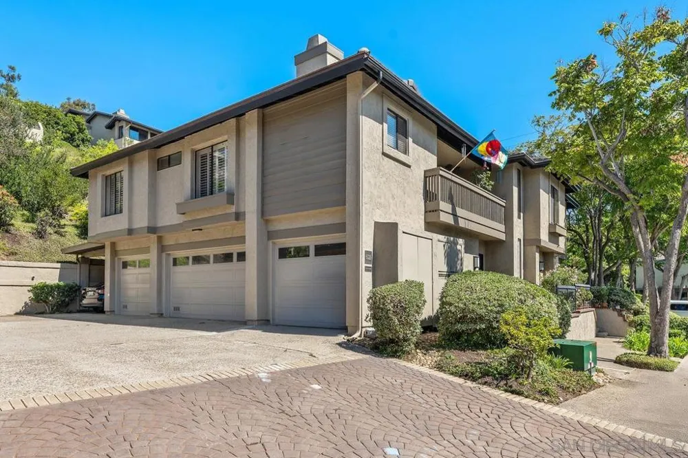 6028 Gaines St San Diego, CA 92110