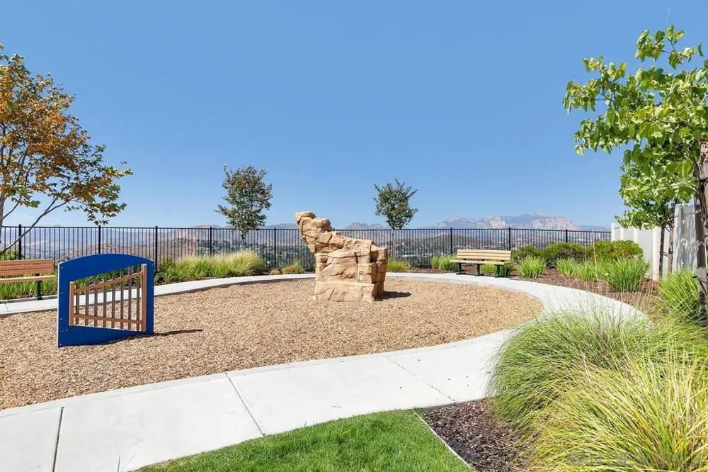 6028 Gaines St San Diego, CA 92110
