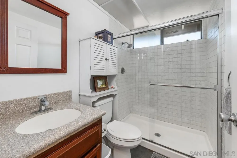 6028 Gaines St San Diego, CA 92110