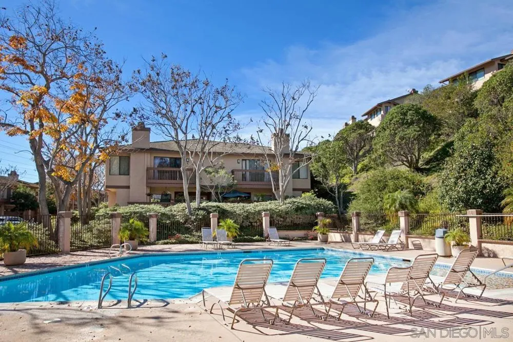 6028 Gaines St San Diego, CA 92110