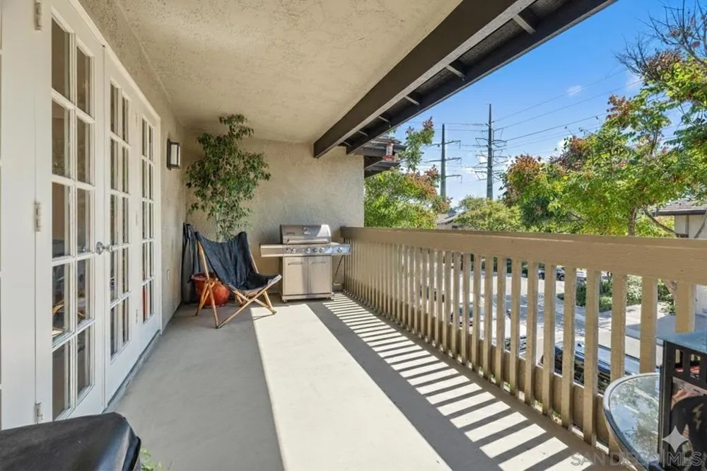 6028 Gaines St San Diego, CA 92110