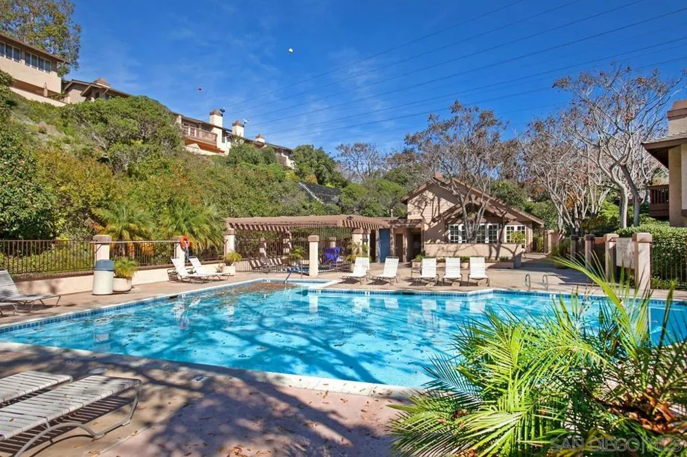 6028 Gaines St San Diego, CA 92110