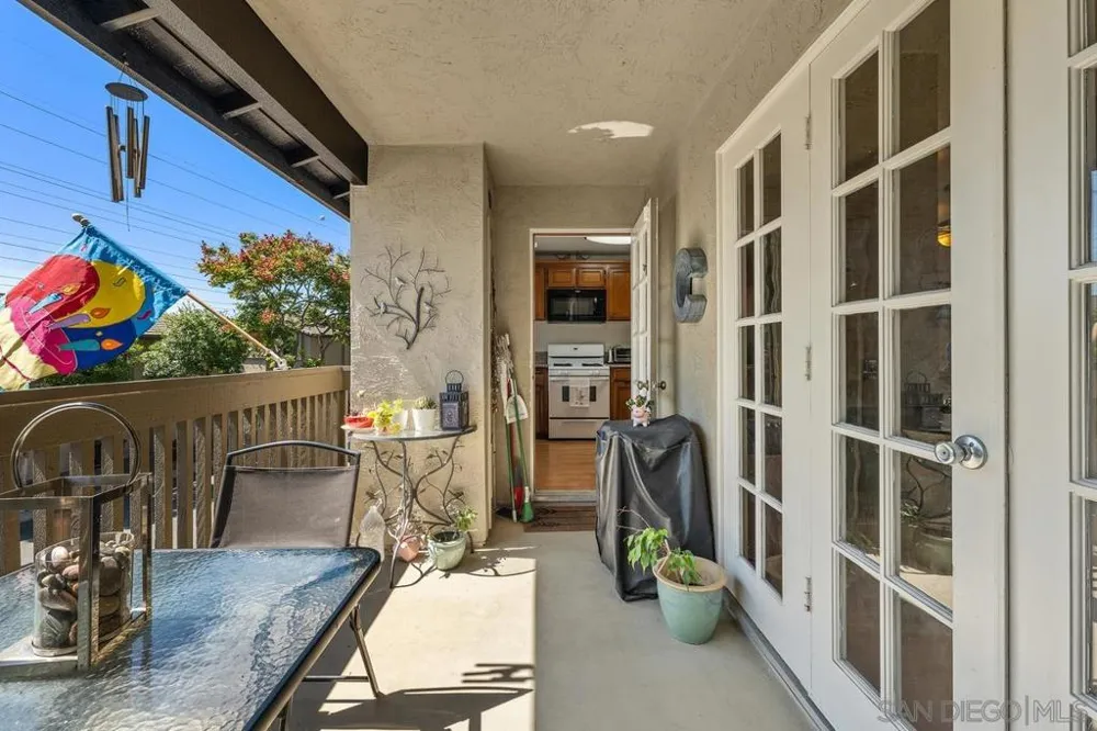 6028 Gaines St San Diego, CA 92110