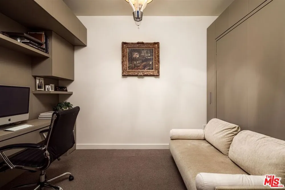 6250 Hollywood Boulevard #6K Los Angeles, CA 90028