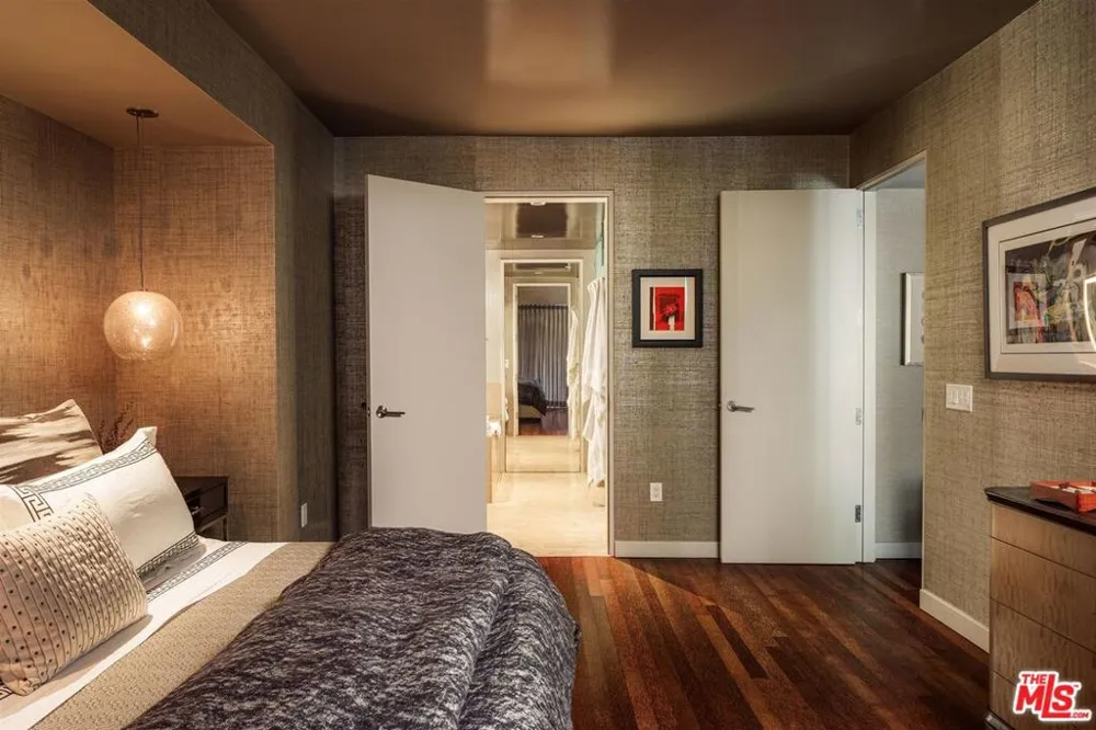 6250 Hollywood Boulevard #6K Los Angeles, CA 90028