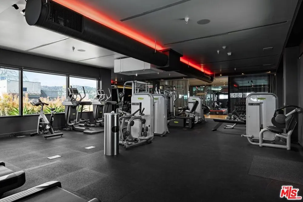 6250 Hollywood Boulevard #6K Los Angeles, CA 90028