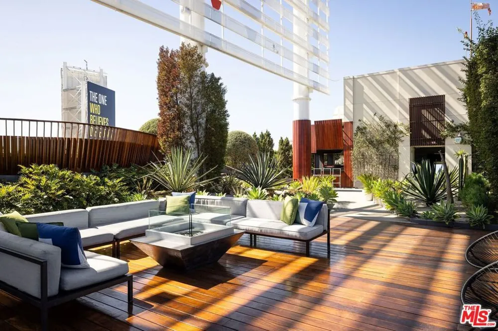 6250 Hollywood Boulevard #6K Los Angeles, CA 90028