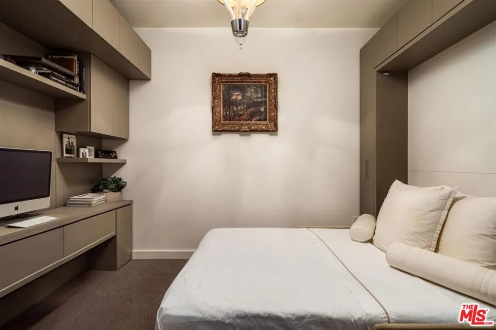 6250 Hollywood Boulevard #6K Los Angeles, CA 90028